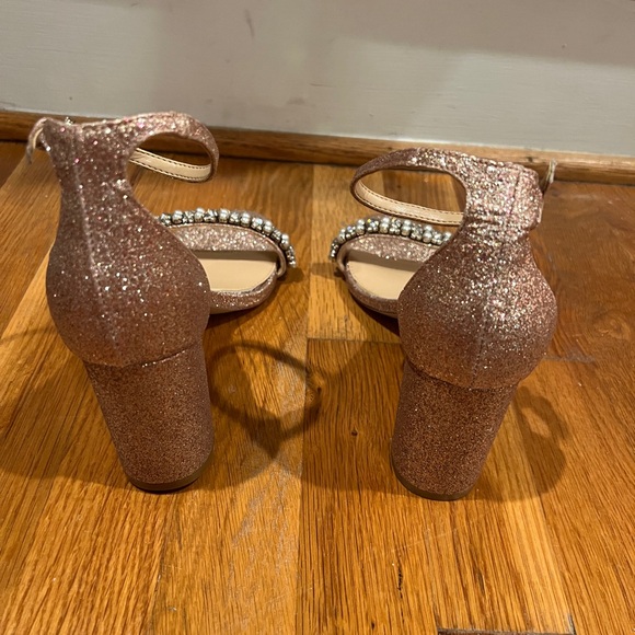 Badgley Mischka Rose Gold Sparkle Block Pearl Heel - Picture 5 of 5